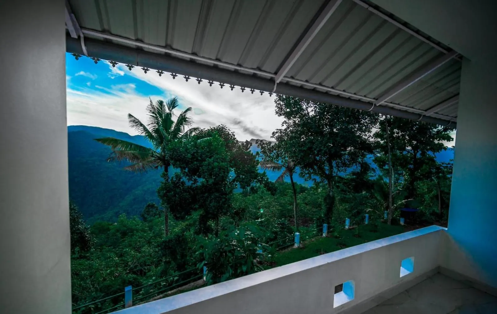 Koinad Hills Villa Pīrmed